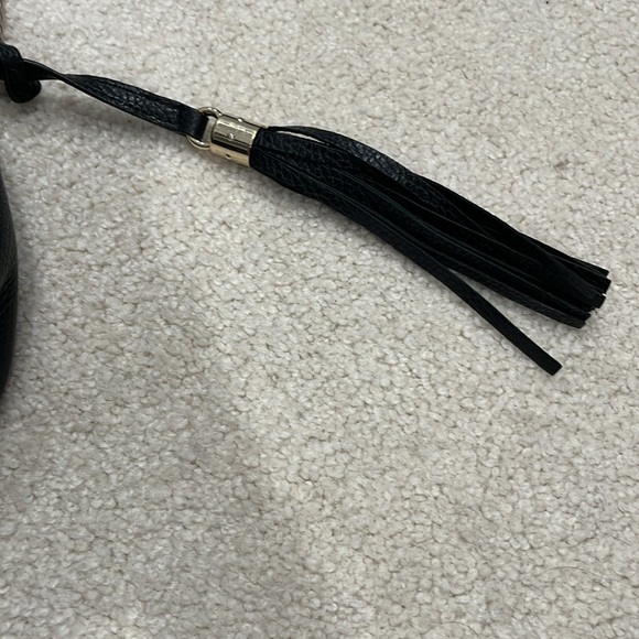 Gucci Soho Leather Flap Shoulder Bag Black Gold Tassel - Picture 3 of 5